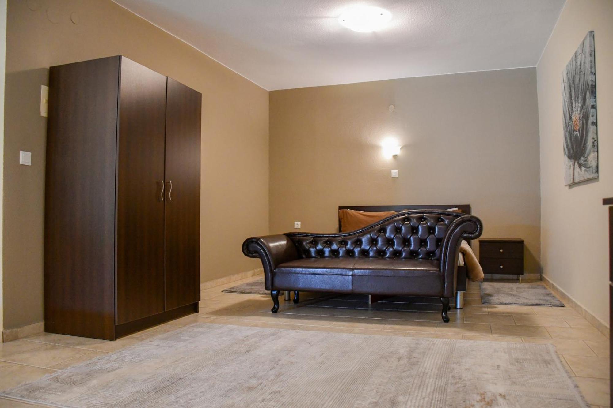 Toula Rooms Angistron Luaran gambar