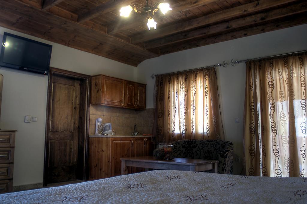 Toula Rooms Angistron Luaran gambar
